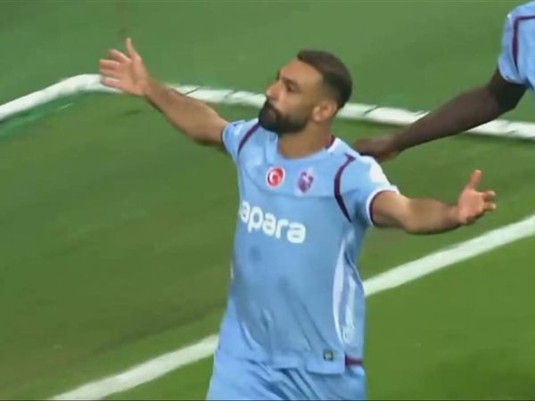 محمد صلاح يسجل الهدف الأول في مباراة طرابزون سبور واميد سبورتيف