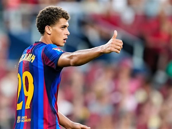 شوبير: مشاركة حمزة عبد الكريم مع برشلونة «حدث تاريخي».. وأشكر الأهلي وقطاع الناشئين