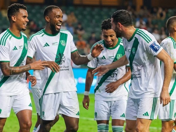 تشكيل الأهلي الرسمي أمام الهلال في كلاسيكو دوري روشن