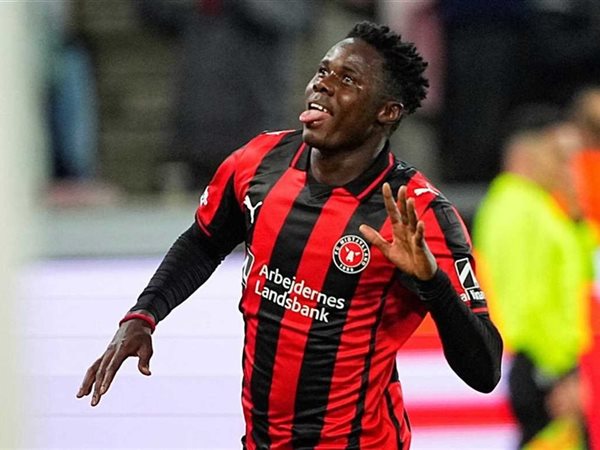 فريق محمد صلاح يتعاقد مع هداف ميتيلاند
