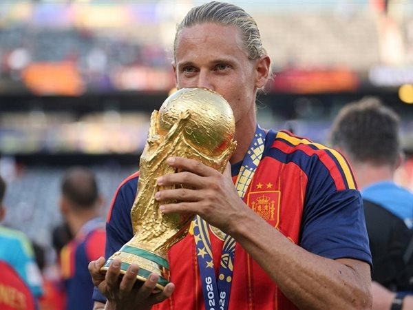 صدمة في إسبانيا.. ماركوس يورنتي يعلن إعتزاله الدولي بشكل مفاجئ