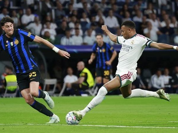 ريال مدريد يدك إنتر بثنائية في الشوط الأول 