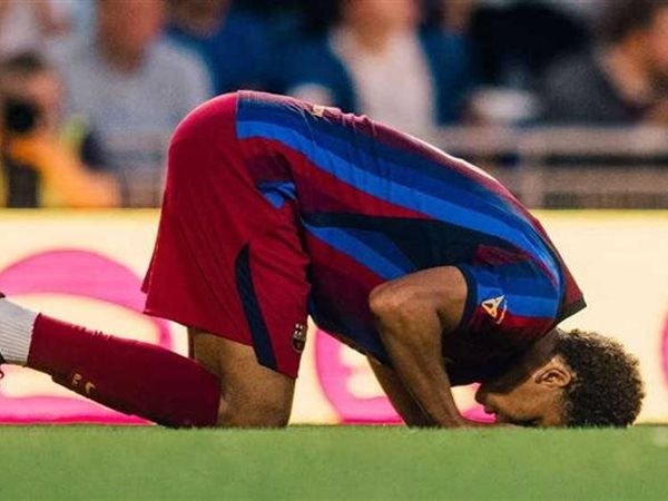 حمزة عبد الكريم يزين قائمة برشلونة لمواجهة راسينج في الدوري الإسباني