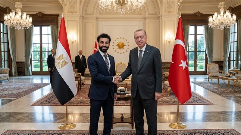محمد صلاح مع اردوغان