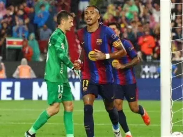 برشلونة يكتسح راسينج بسباعية في الدوري الاسباني
