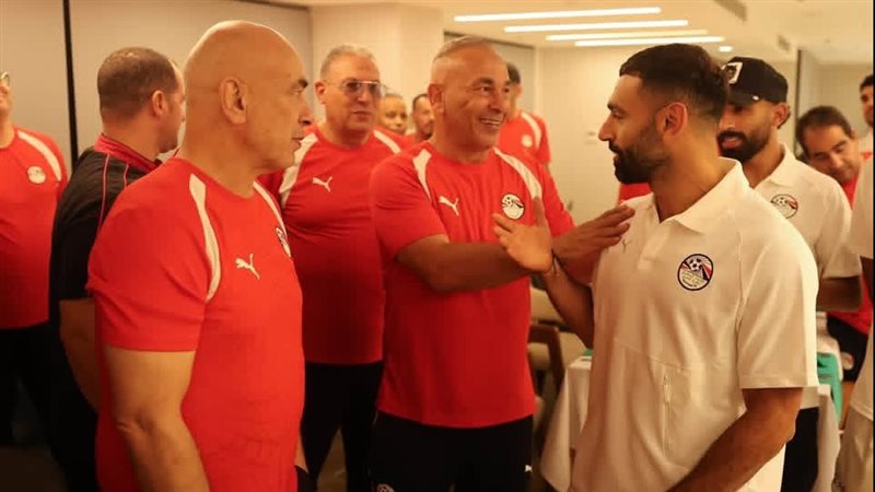 محمد صلاح اثناء تهنئته