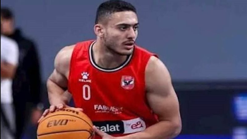 عمرو زهران لاعب فريق السلة بالأهلي 