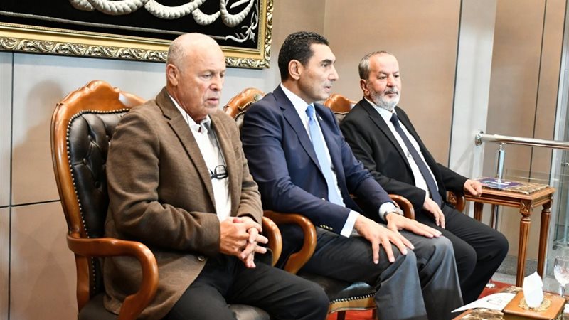 حضور وزير الشباب والرياضة مباراة مصر وليبيا 