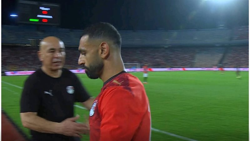 تبديل محمد صلاح في ماتش أنجولا 