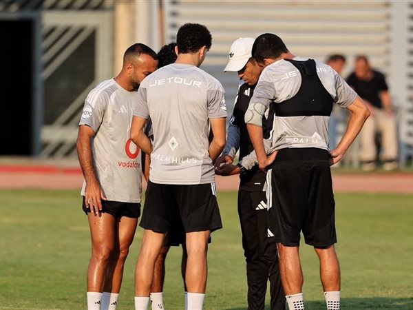 خاص: على هامش تقسيمة الأهلي.. عموتة يعقد إجتماعًا مع فريق أفشة