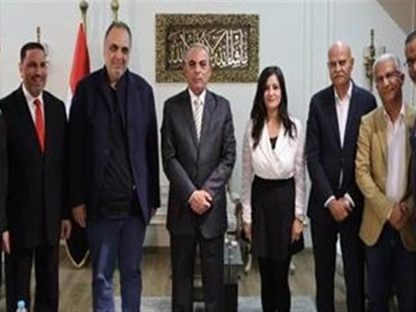 محافظ الإسماعيلية يستقبل رئيس مودرن سبورت لبحث دعم «الدراويش»