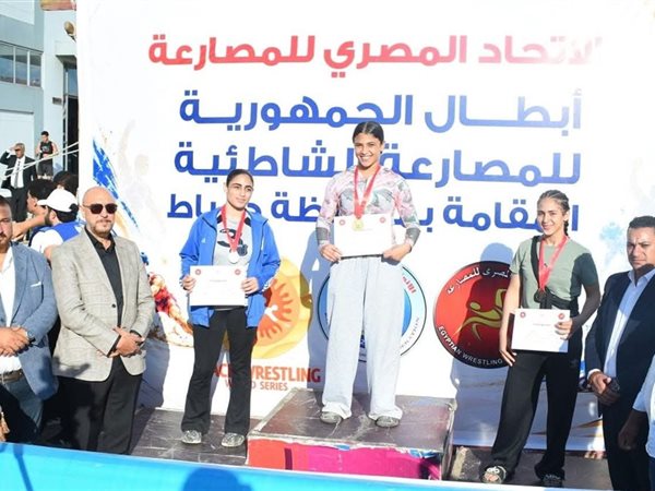 388 لاعبا في بطولة الجمهورية للمصارعة الشاطئية برأس البر