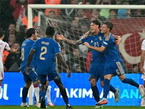 سكاماكا يقود إيطاليا للتقدم أمام تركيا في دوري الأمم