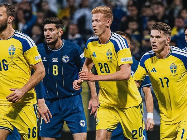 جيوكريس يمنح السويد التقدم على رومانيا في الشوط الأول