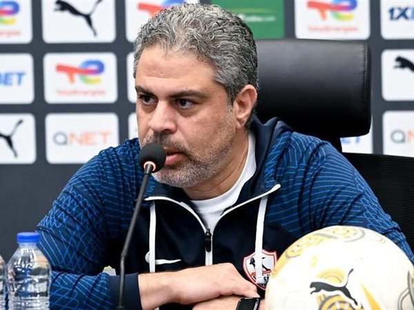 معتمد جمال يكتفي بتدريب اللاعبين في فندق الإقامة
