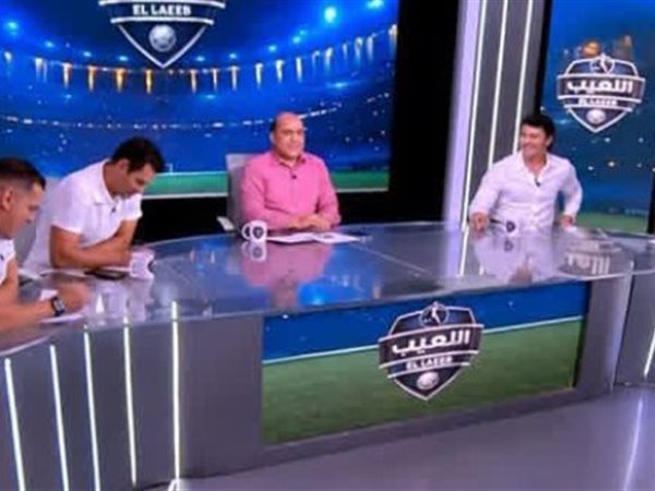 مشادة كلامية بسبب الفار بين عمرو جمال والشاطر أمام وحيد وأبو العلا