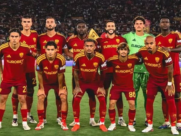 روما يهزم جنوى بثنائية نظيفة ويقفز إلى وصافة الدوري الإيطالي