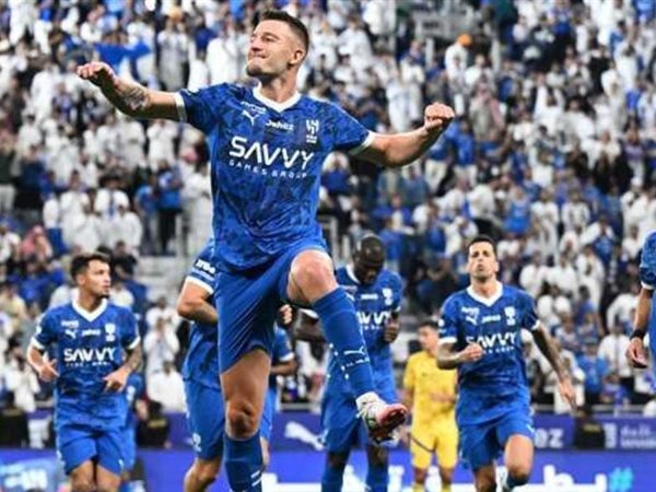 الهلال يفوز على القادسية و يعزز صدارته للدوري السعودي
