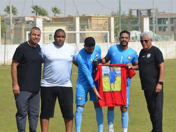 رغم الفوز في الكأس لاعبو المنيا يقدمون لمسه وفاء لمدرب الحراس..إعرف التفاصيل