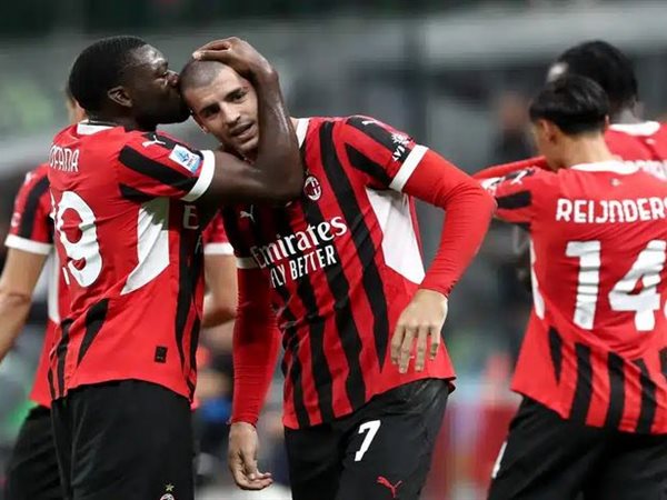 ميلان يواجه أودينيزي في اختبار صعب بالدوري الإيطالي