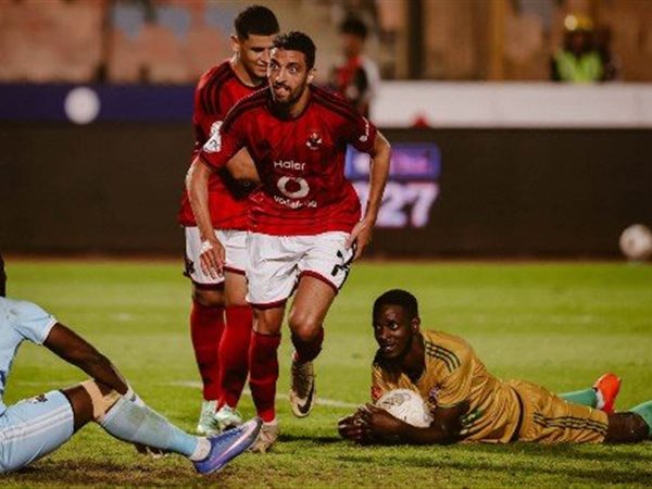 الأهلي يصطدم بالرجاء المغربي في مجموعات الكونفدرالية