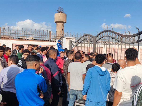 جماهير دمنهور تطالب مجلس الادارة بحل أزمة دخولهم للمباريات